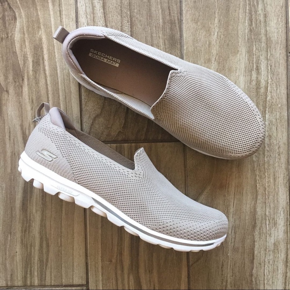 Skechers Go Walk Classic Daydream Sneakers Size 12